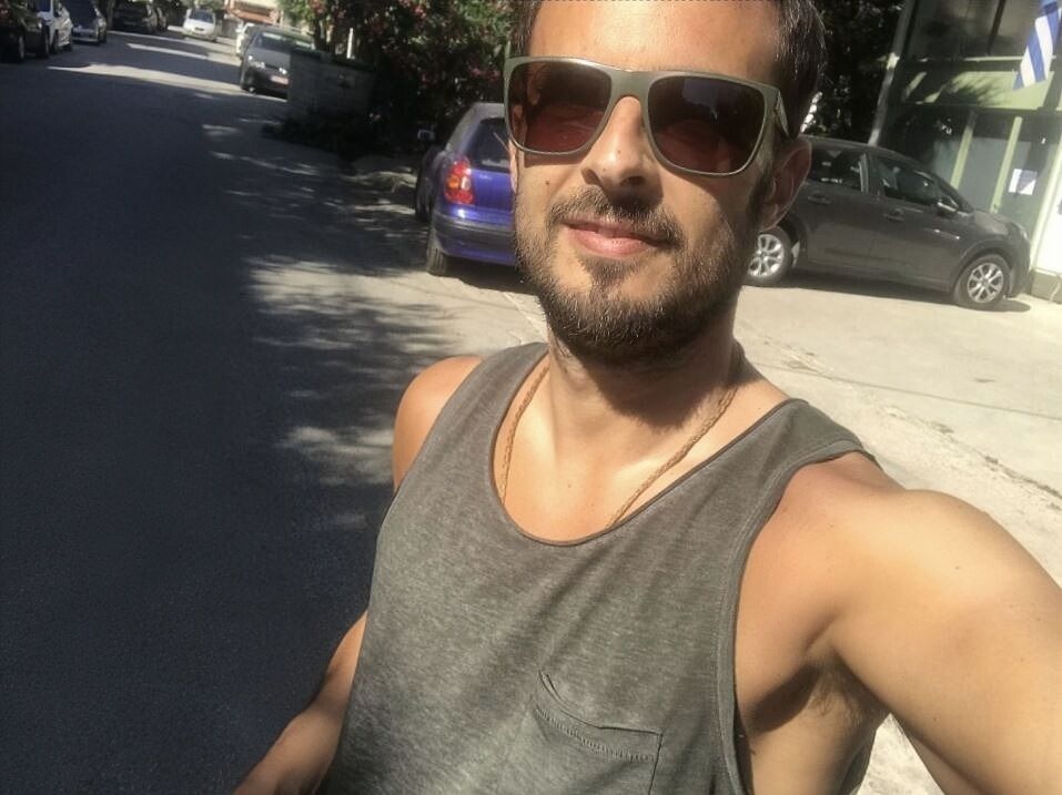  40913233  Nikolas, 44 ,    