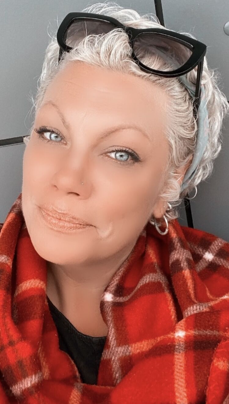  54148243  Titania, 50 ,    