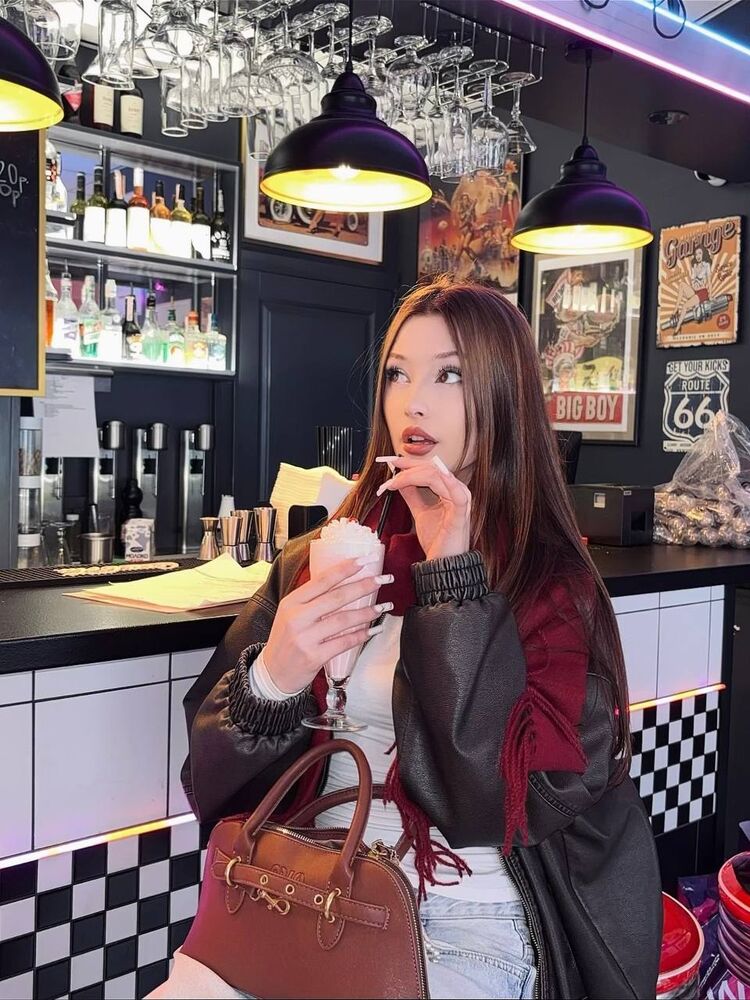  ,   Maria, 23 ,   ,   