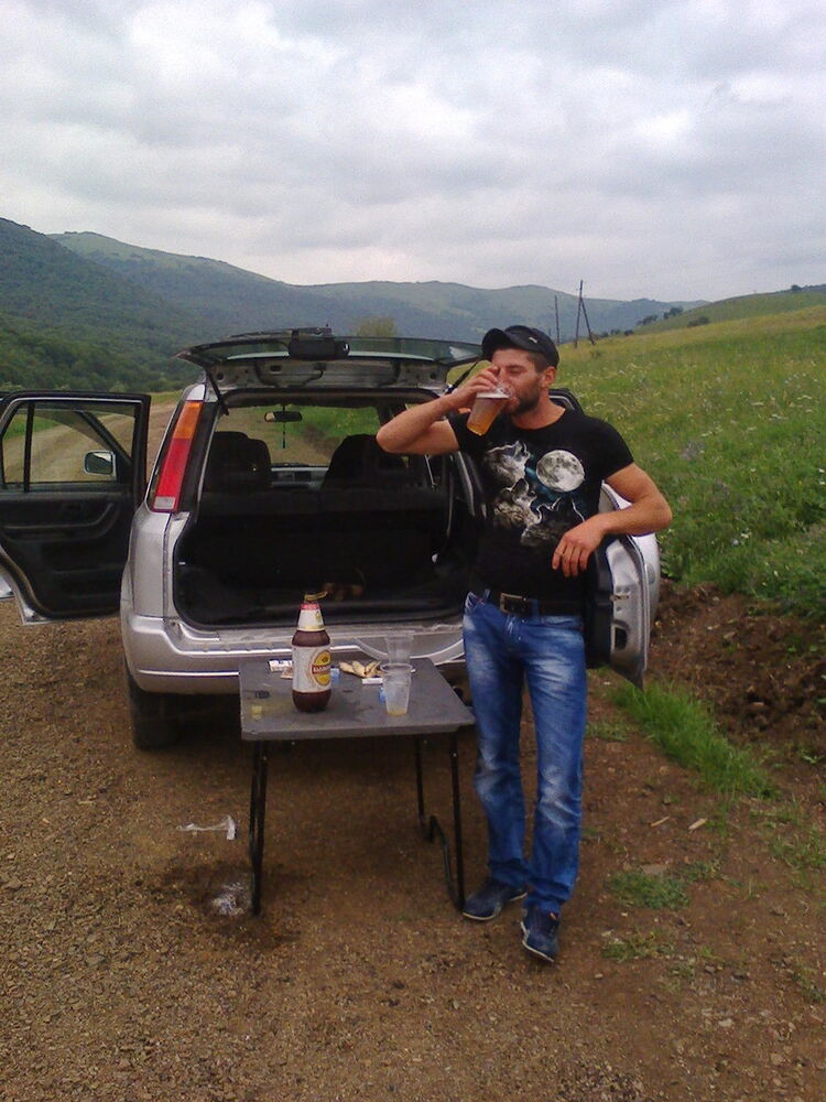  5263533  Azer, 34 ,    