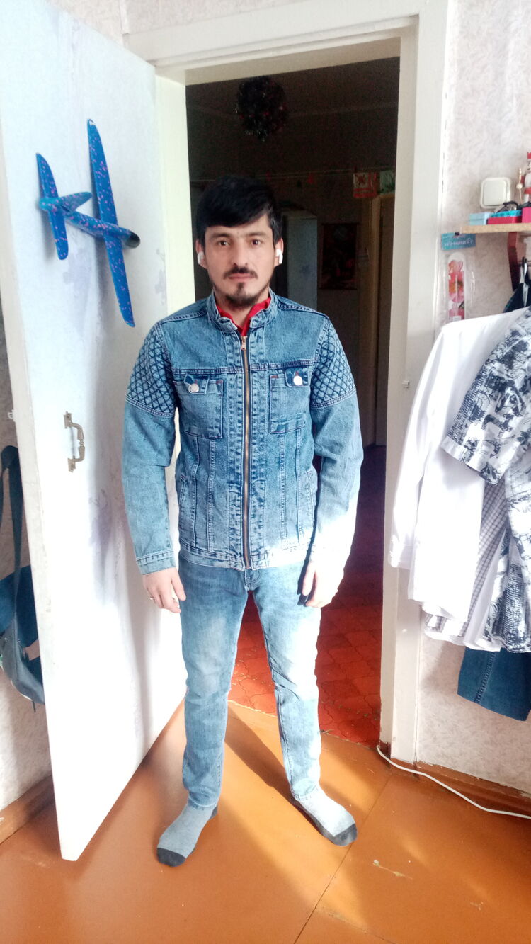  41947243  , 37 ,    