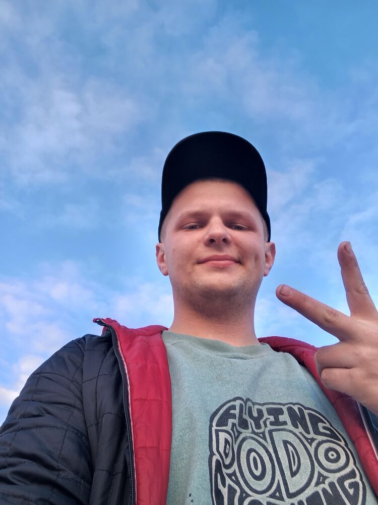  50525043  Ilya, 24 ,    