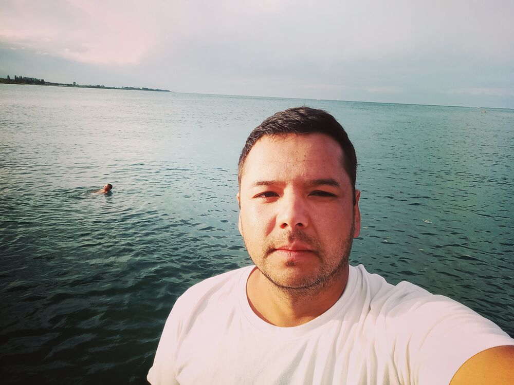  -,   Azik, 32 ,   ,   