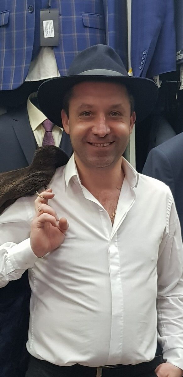  ,   Eduard, 41 ,  