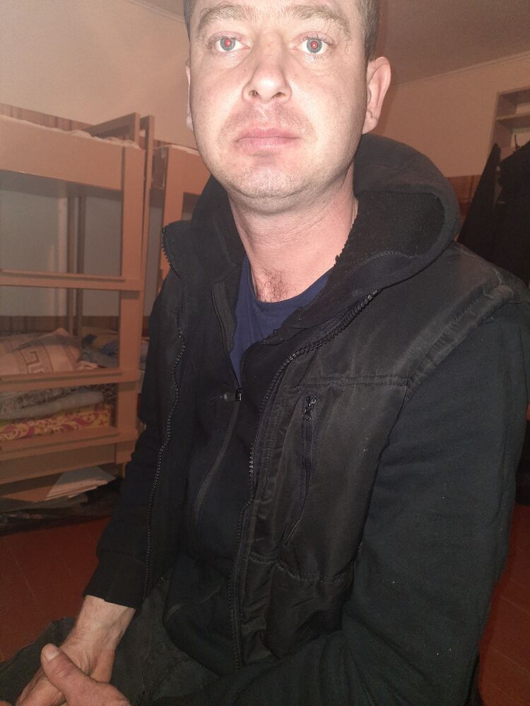 31688413  Serhii, 38 ,    