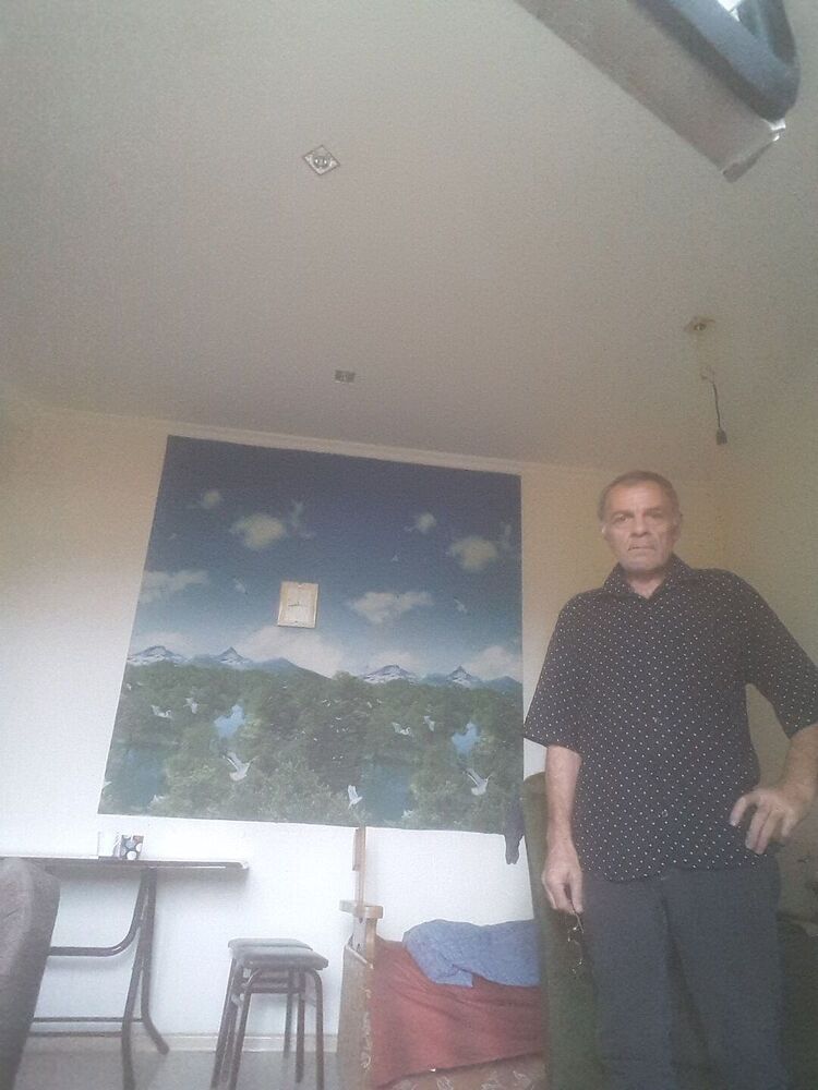  27350473  Dato, 56 ,    