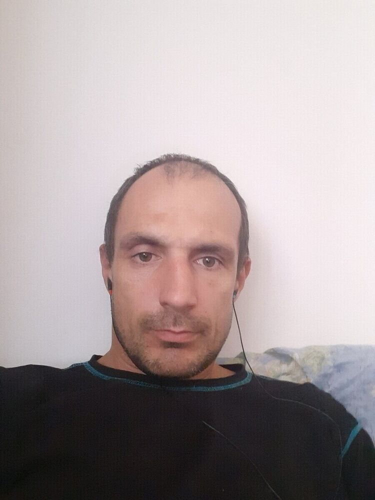  21030883  Rus, 52 ,    