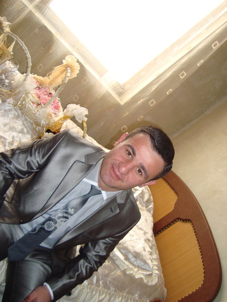  ,   Artur, 35 ,   