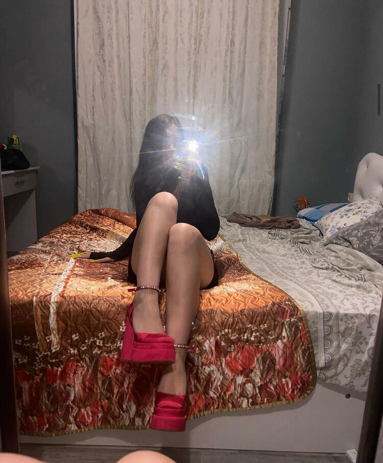  44324103  Karina, 20 ,    