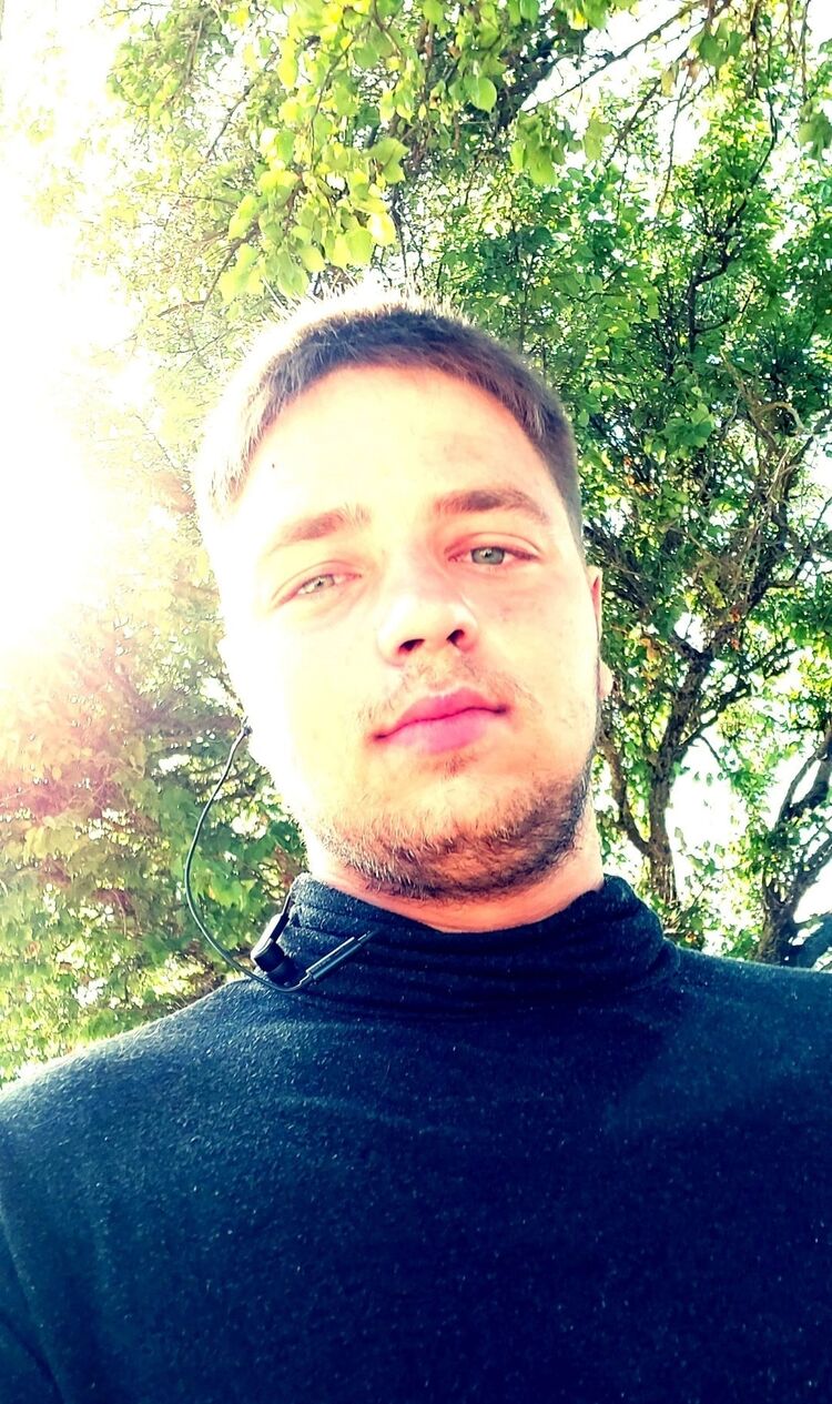  ,   Viktor, 28 ,   ,   , c , 