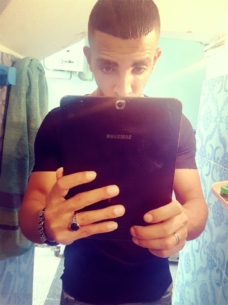  24458793  Yones, 34 ,    Oued Sly