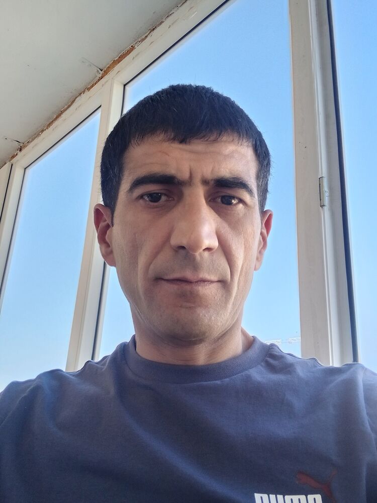  51710843  Artur, 41 ,     