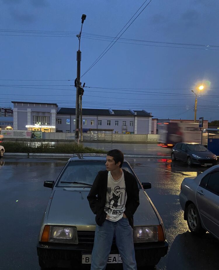  46024743  , 19 ,    