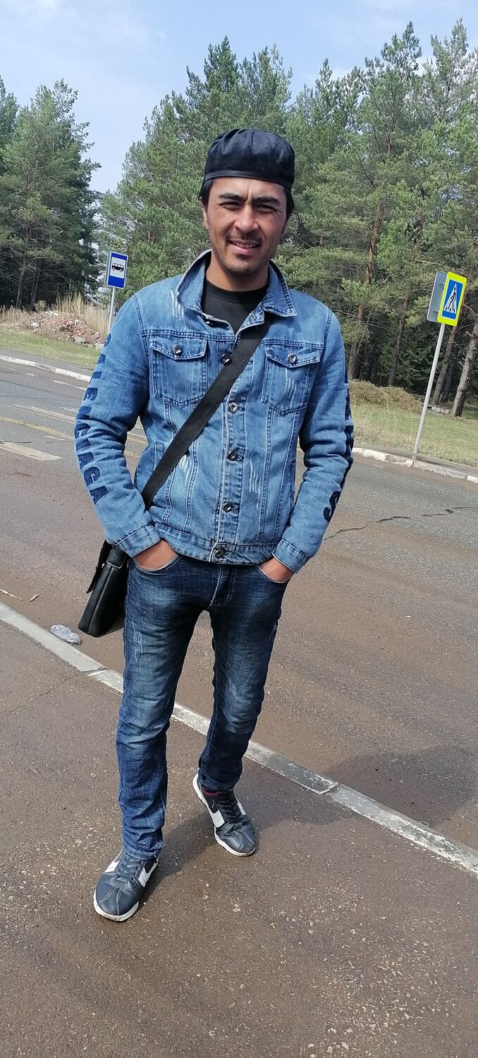  34372073  Adham, 31 ,    