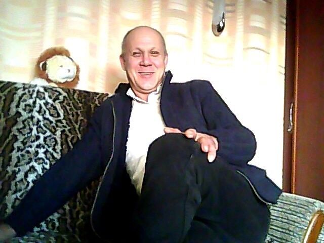  6262473  Andris, 63 ,    