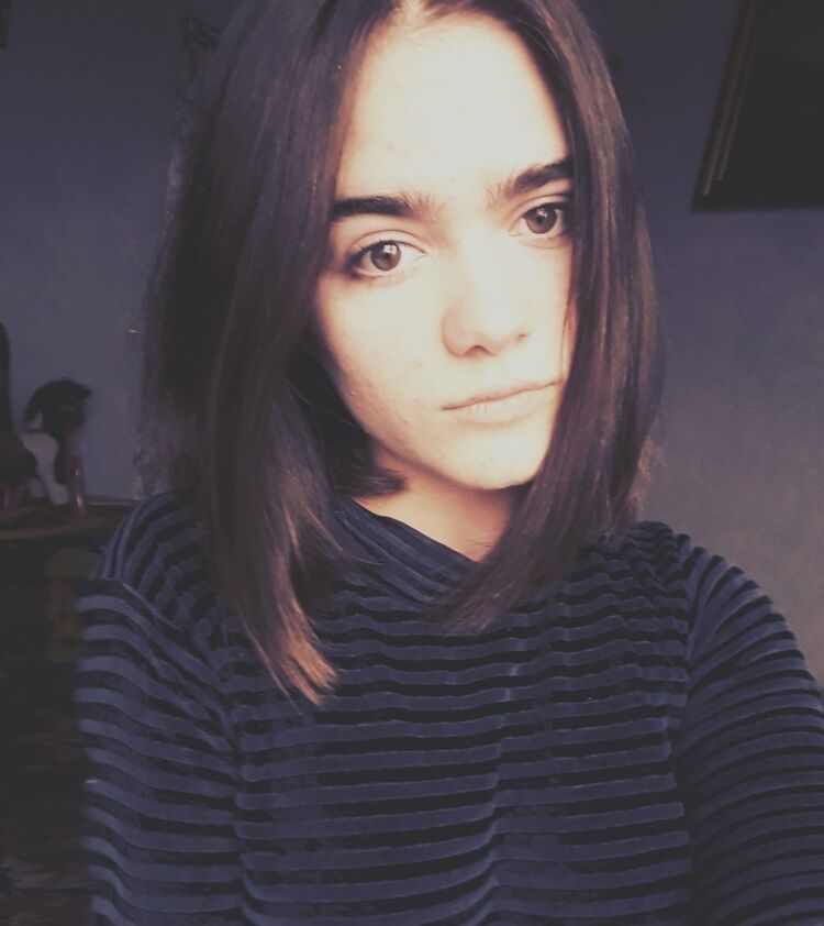  18050663  Veronica, 24 ,    