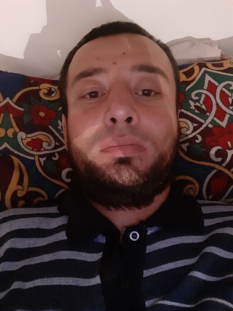  31781493  Bahodir, 40 ,    