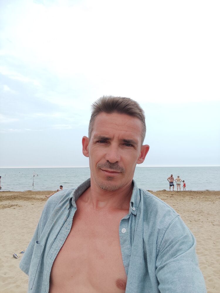  ,   Yuriy, 43 ,     , c 