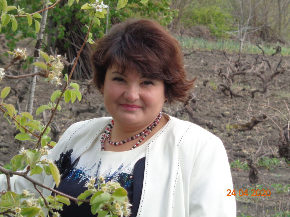  ,   Anjela, 52 ,   c 