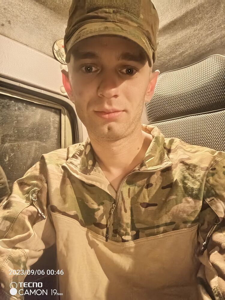  39706643  Mikhail, 26 ,    