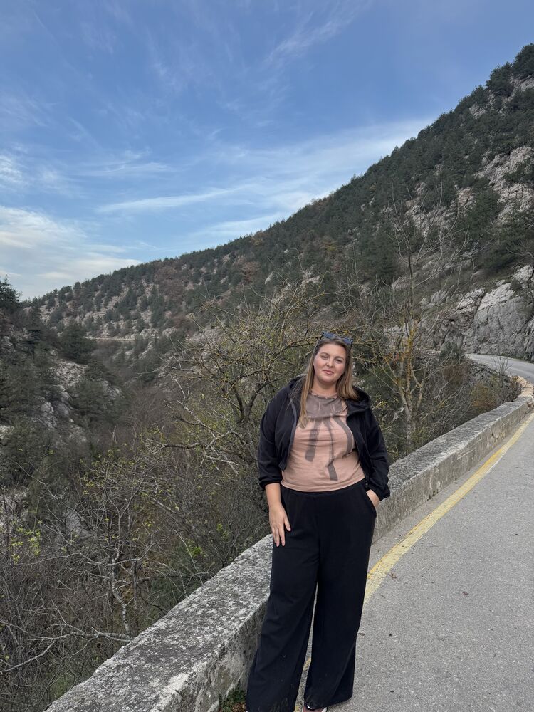  54598173  Maria, 39 ,    