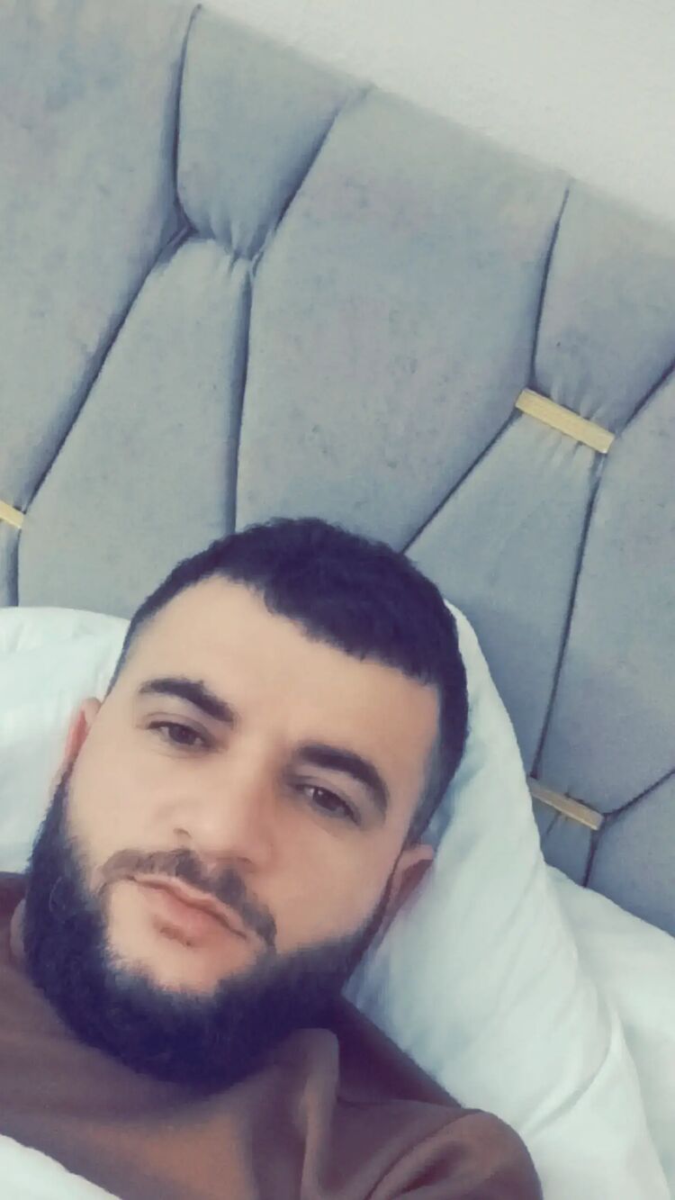  51476423  Elcin, 32 ,    