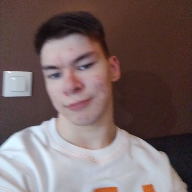  22852213  , 25 ,    -