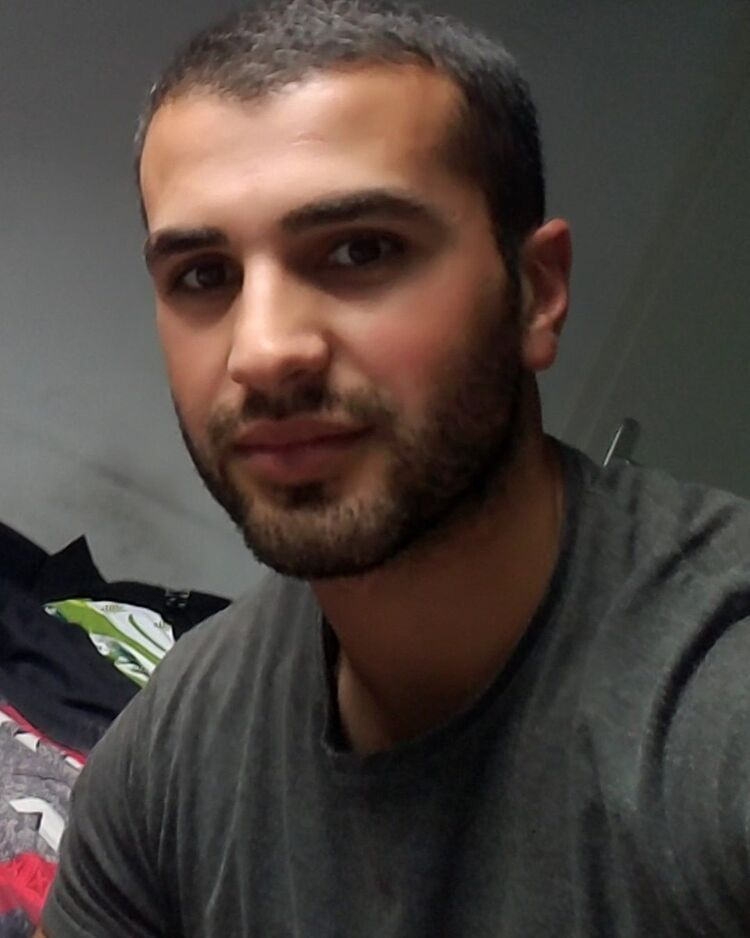  13448463  Sergi, 35 ,    