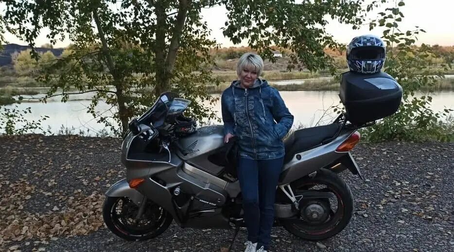  48487343   , 44 ,    -