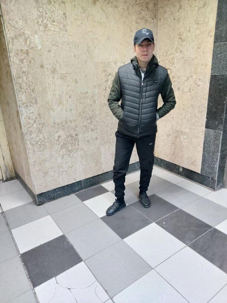  22332033  Rozimuxammad, 32 ,    