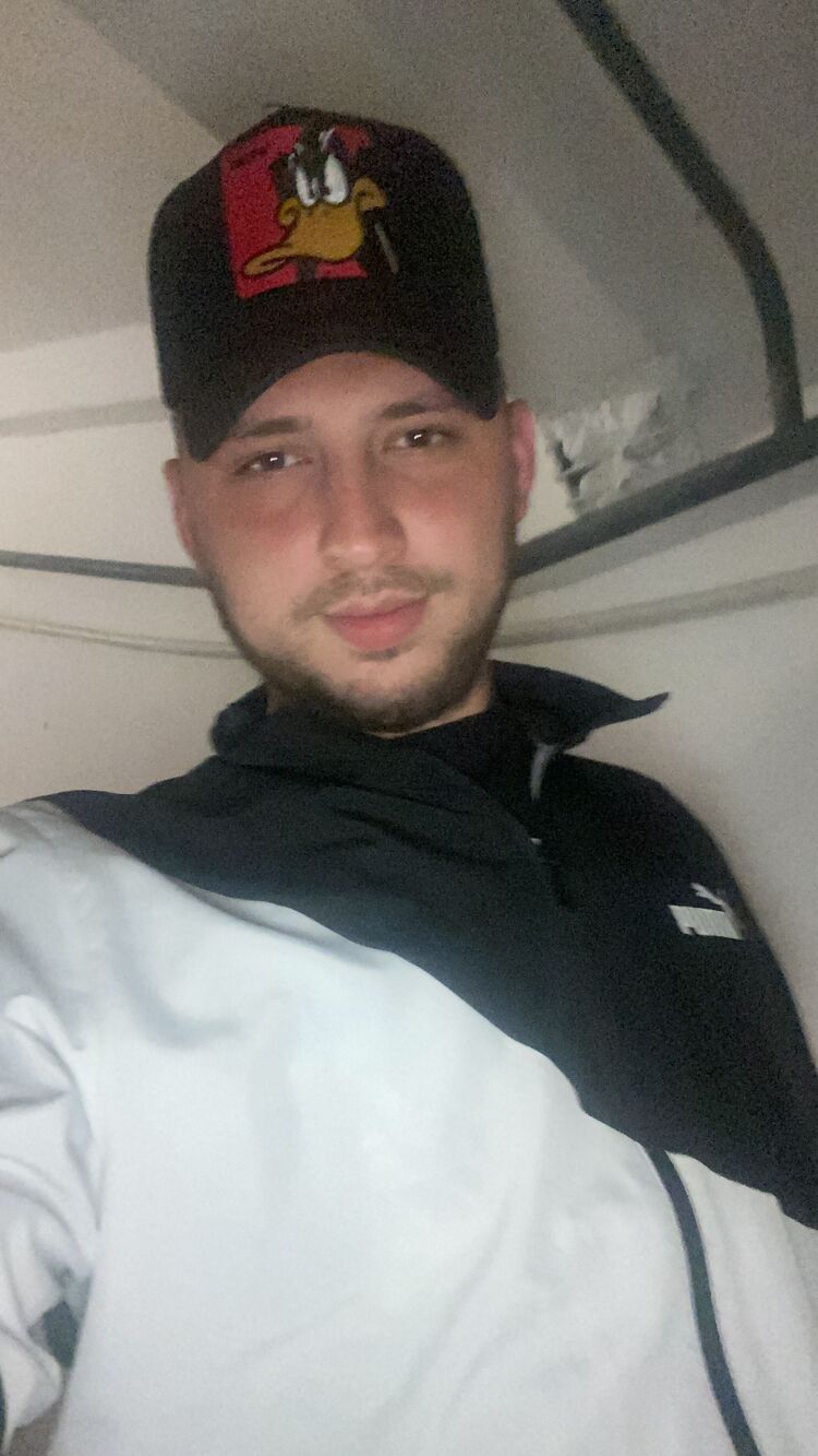  41333033  , 27 ,    