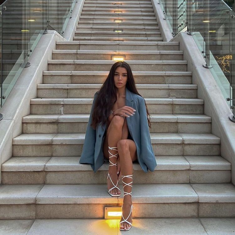  37700493  , 22 ,    -