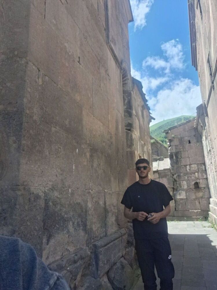  53295513  Armen, 35 ,    