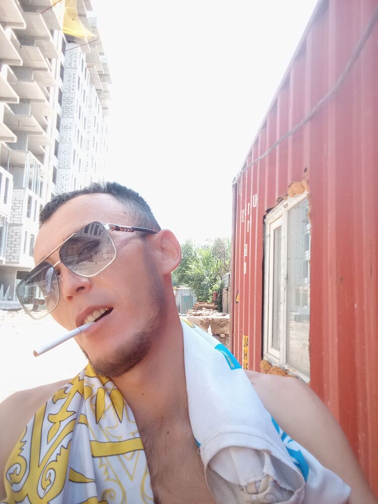  50996493  Abay, 31 ,    
