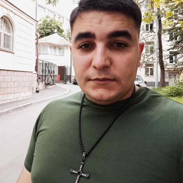  ,   Karen, 24 ,   c 