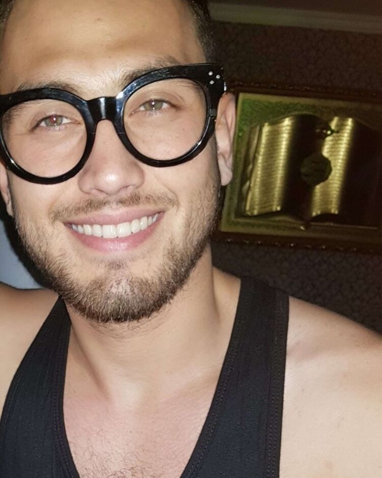  ,   Akbar, 26 ,   ,   