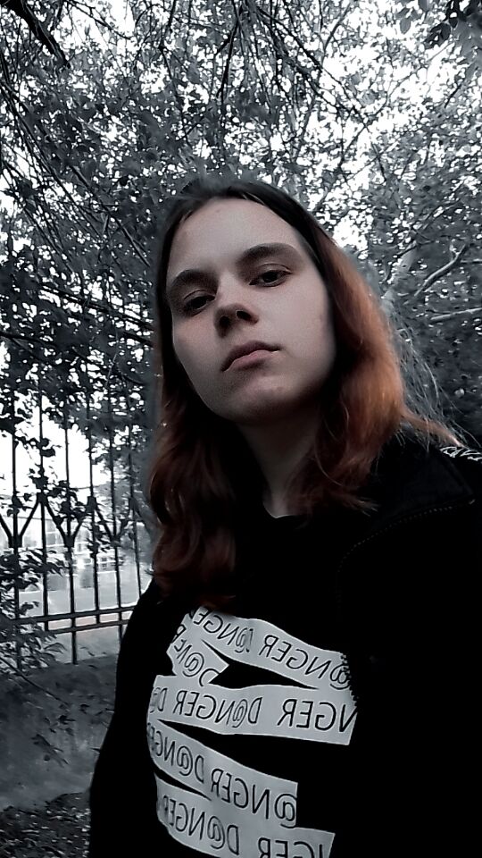 ,   Vlada, 21 ,   ,   , c 