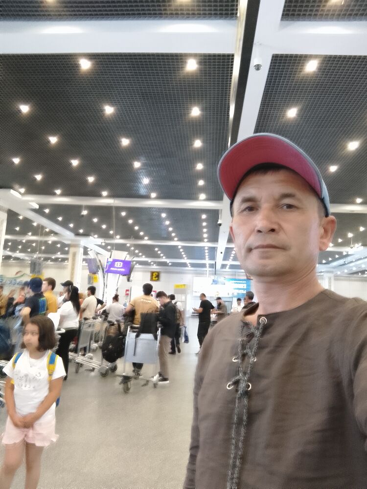  44066013  Muhamed, 52 ,    