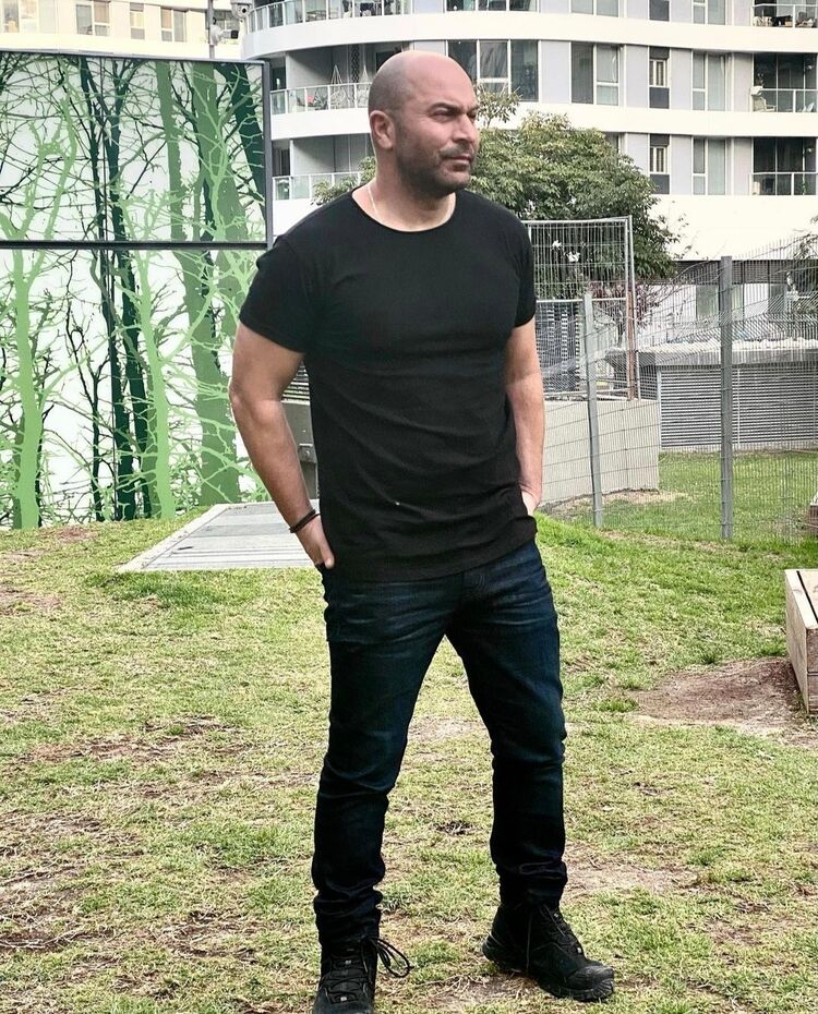 ���� 25601843 ������� Robert, 44 ����, ���� ���������� � �������-��-����