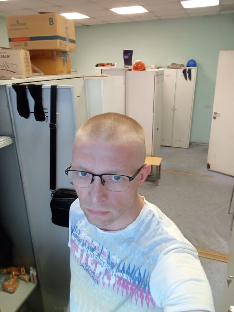  52369323  , 37 ,    