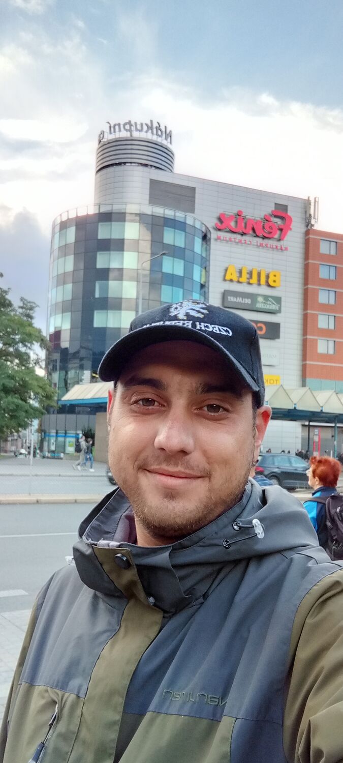  29339343  Kingsmen, 27 ,    Praha