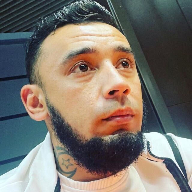  37444623  , 30 ,    