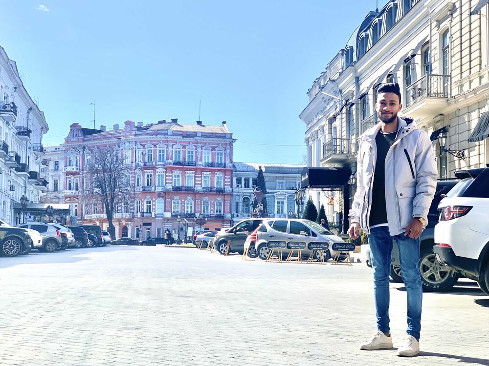  ,   Hussein, 25 ,   ,   , c , 