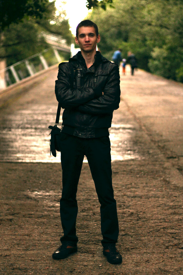  46375103  Viktor, 32 ,    