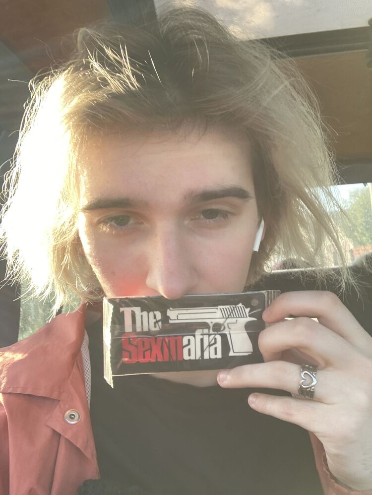  26704603  Nikso, 23 ,    