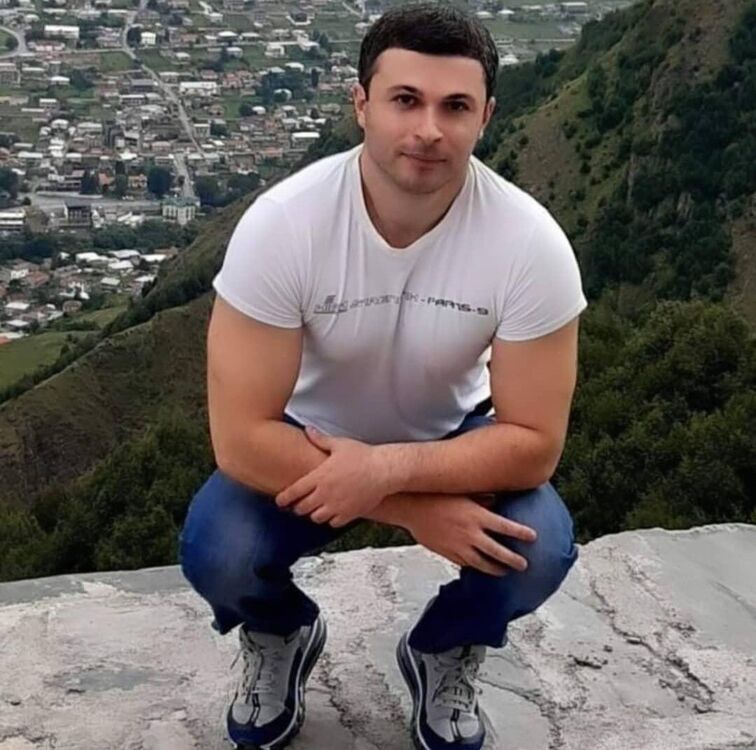  23687053  Gurami, 36 ,    