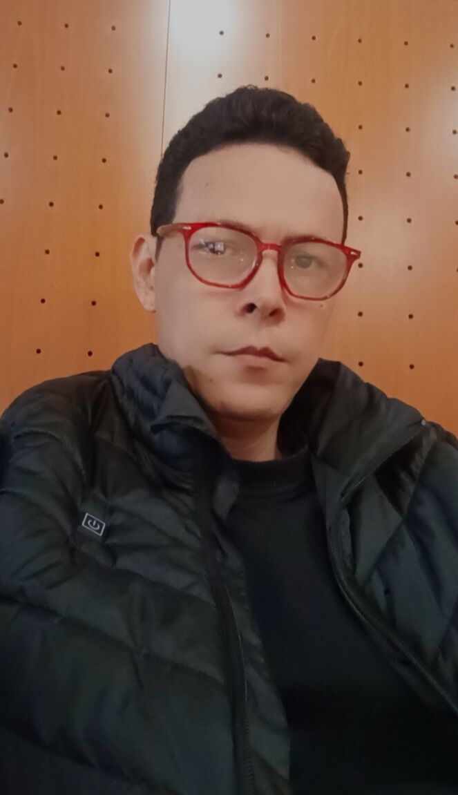 ���������� Vitoria-Gasteiz, ���� ������� LEONEL, 47 ���, ������������ ��� ������, ����� � ���������, c�������� ���������