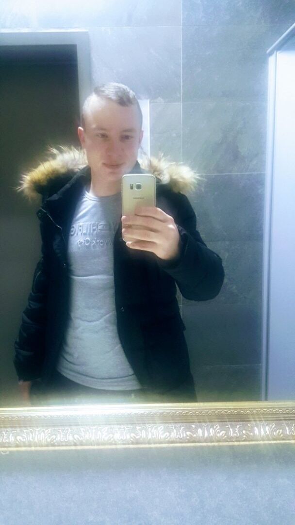  11719163  Maks, 33 ,    