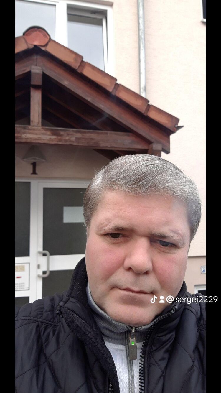  51590293  Sergej, 44 ,    Esslingen