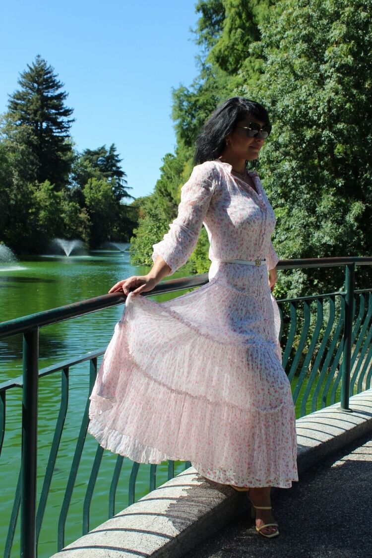  ,   Elena, 37 ,     , c 